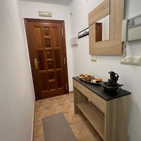 Apartment Sweet Floor